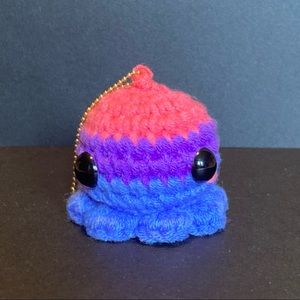 Bi pride colored knit octopus keychain